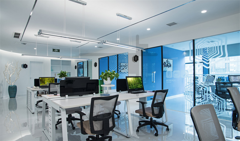 <a href=http://www.gdyjyx.cn/ target=_blank class=infotextkey>合肥辦公室裝修</a>怎樣實(shí)現(xiàn)和諧的布局設(shè)計(jì)清爽自然